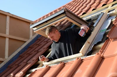 Pose de fenêtres de toit Velux à Lamblore
